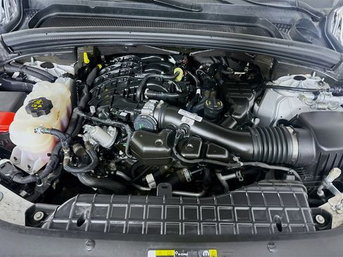 Used 2023 Jeep Grand Cherokee Limited image 33