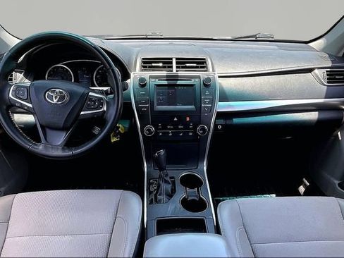 Used 2017 Toyota Camry SE FWD image 7