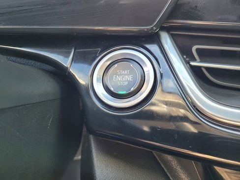 Used 2024 Chevrolet Trax ACTIV w/ Sunroof Package image 19