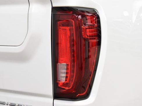 Used 2023 GMC Sierra 3500 Denali w/ Denali Ultimate Package image 22