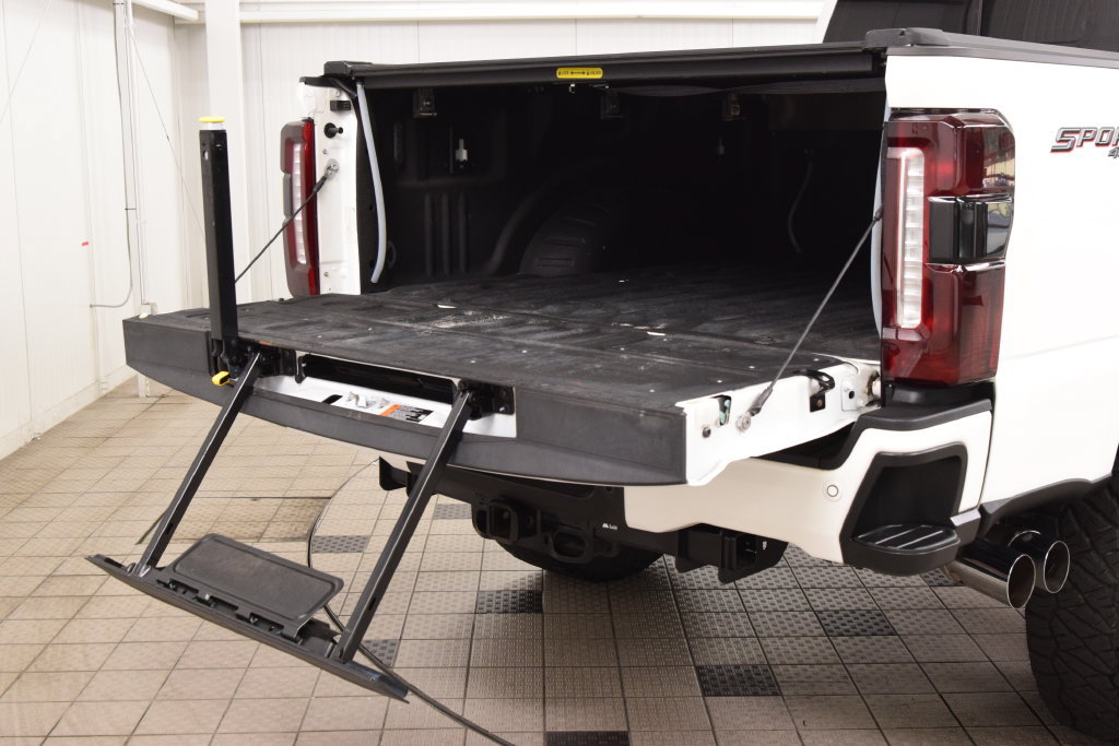 Used 2023 Ford F250 Lariat w/ Lariat Ultimate Package AWD/4WD image 22
