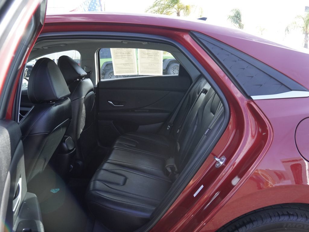 Used 2024 Hyundai Elantra Limited FWD image 31
