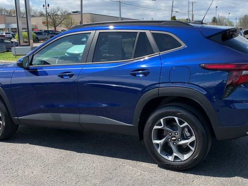 Certified 2024 Chevrolet Trax LT w/ LT Convenience Package image 6