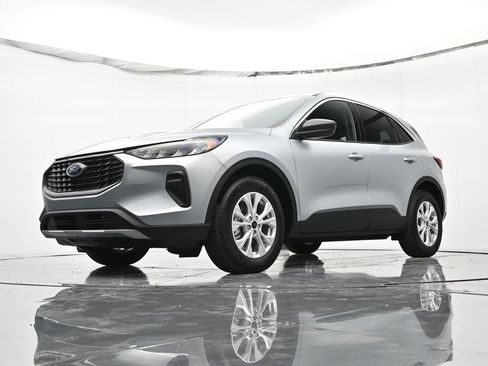 Used 2024 Ford Escape Active image 44