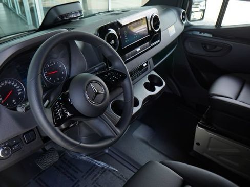 New 2025 Mercedes-Benz Sprinter 2500 image 2