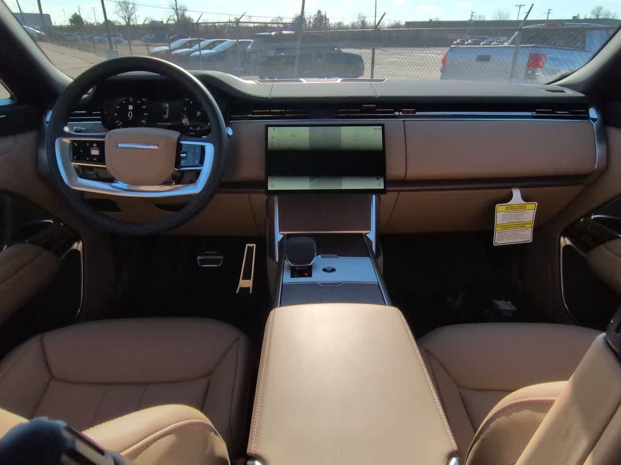 New 2026 Land Rover Range Rover Long Wheelbase SE AWD/4WD image 15