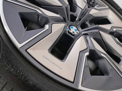 Used 2023 BMW i7 xDrive60 AWD/4WD image 65