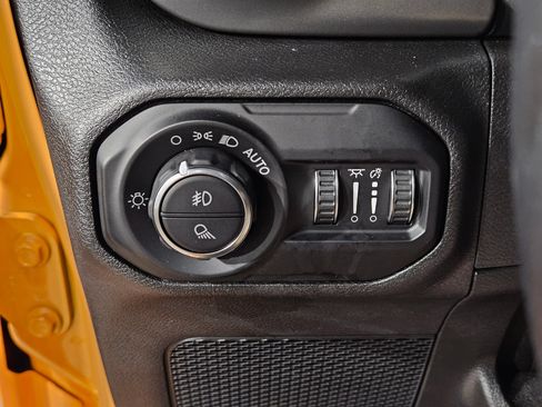 Used 2021 Jeep Gladiator Sport AWD/4WD image 25