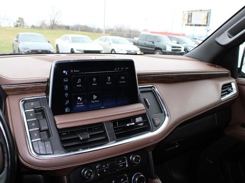 Used 2023 Chevrolet Suburban High Country image 22