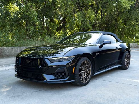 Used 2025 Ford Mustang GT Premium w/ GT Performance Package RWD image 6