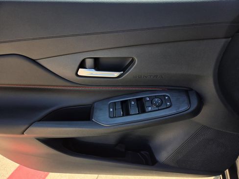 New 2027 Nissan Sentra SR w/ Floor Mat Package FWD image 15