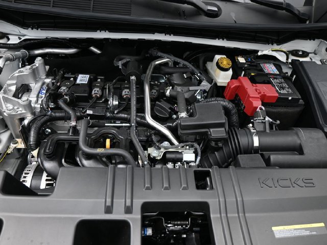 Used 2025 Nissan Kicks SV AWD/4WD image 32