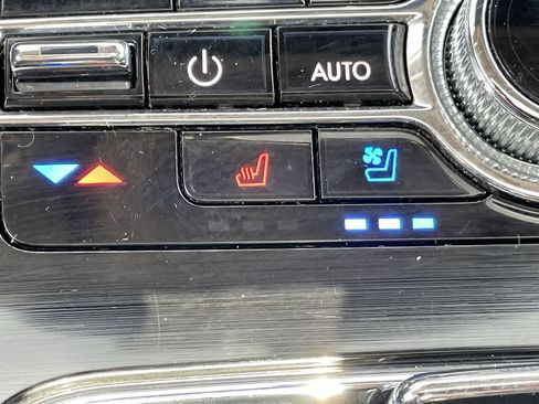 Used 2021 Lincoln Nautilus Reserve image 24