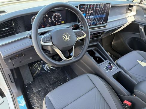 New 2026 Volkswagen Tiguan SE AWD/4WD image 4