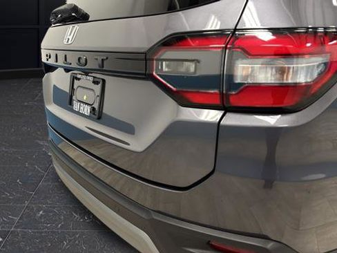 Used 2023 Honda Pilot EX-L image 39