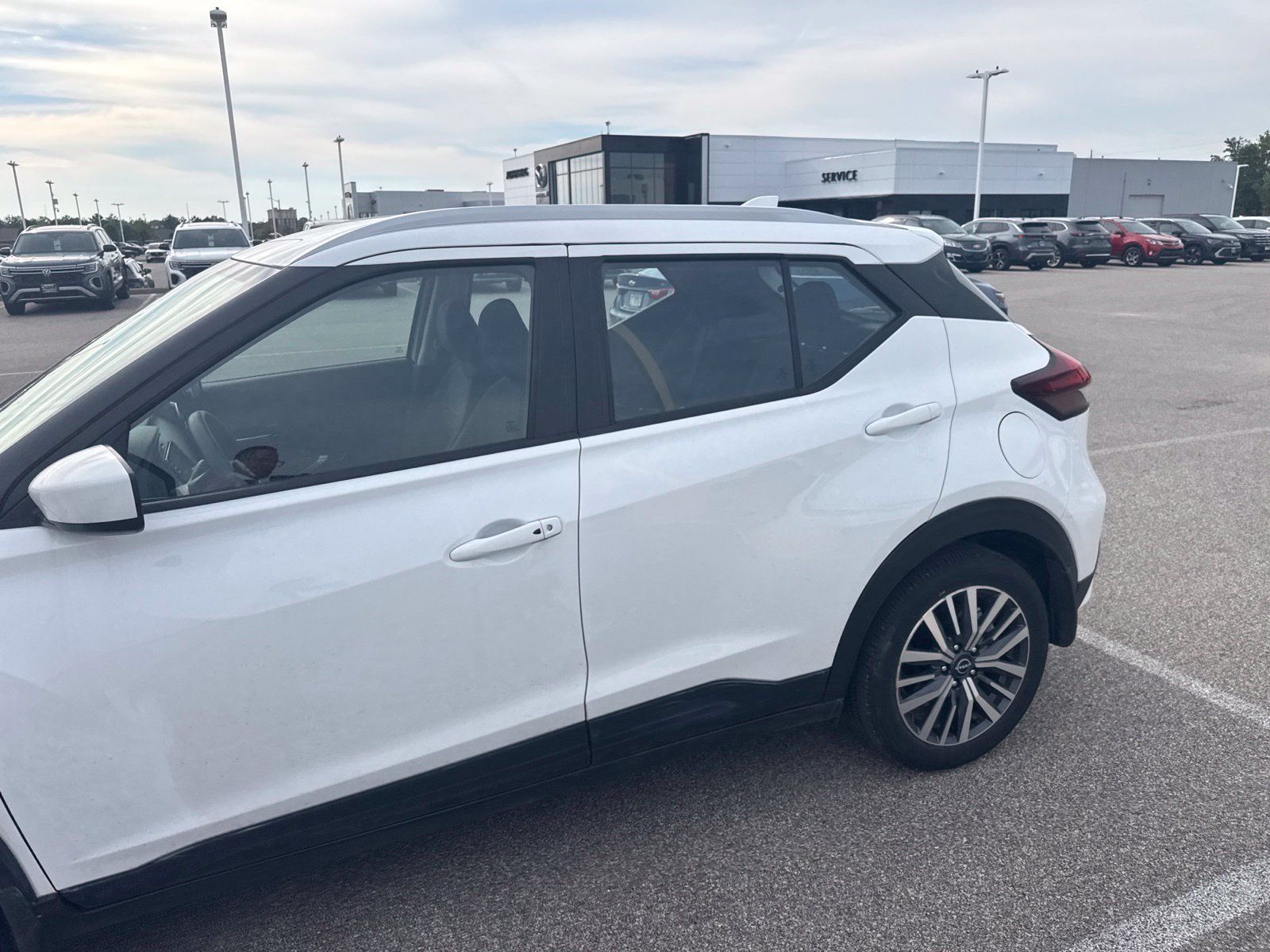 Used 2024 Nissan Kicks SV FWD image 4