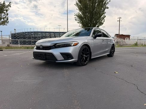 Used 2023 Honda Civic Sport image 11