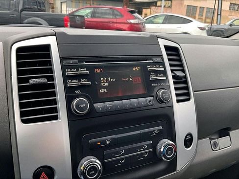 Used 2014 Nissan Frontier SV image 24