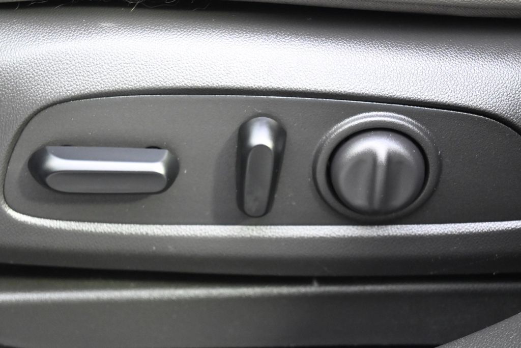 Used 2024 Chevrolet Trax ACTIV w/ Sunroof Package FWD image 14
