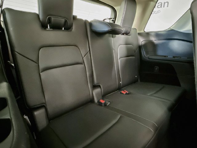 Used 2025 Nissan Pathfinder SL AWD/4WD image 26