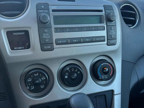 Used 2010 Toyota Matrix image 23