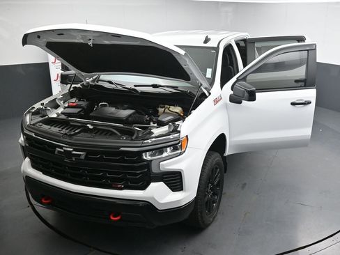 Used 2022 Chevrolet Silverado 1500 LT Trail Boss w/ Convenience Package II AWD/4WD image 40