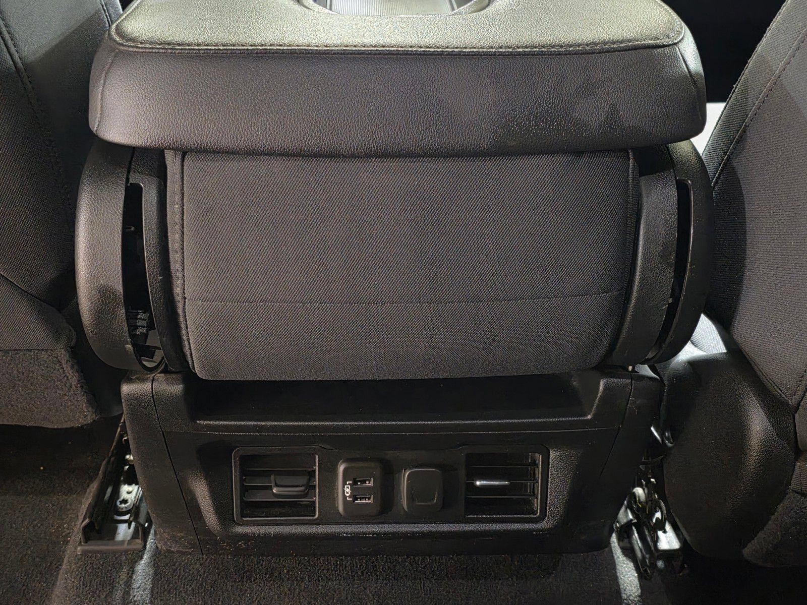 Used 2020 Chevrolet Silverado 1500 LT w/ All-Star Edition AWD/4WD image 18
