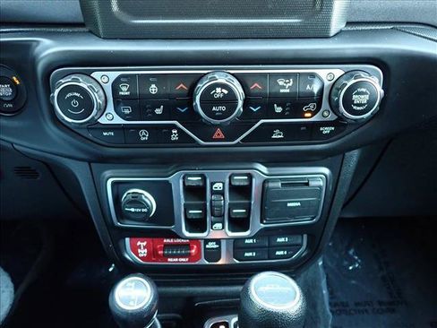 Used 2021 Jeep Gladiator Mojave w/ LED Lighting Group AWD/4WD image 16