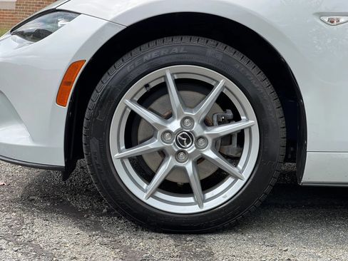 Used 2016 MAZDA MX-5 Miata Sport RWD image 39