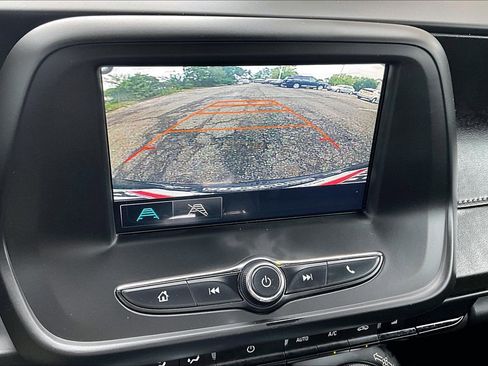 Used 2018 Chevrolet Camaro LT RWD image 19
