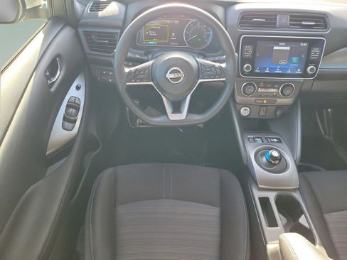 Used 2023 Nissan Leaf S image 14