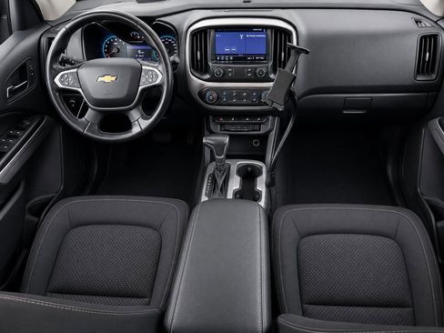 Used 2020 Chevrolet Colorado LT AWD/4WD image 9