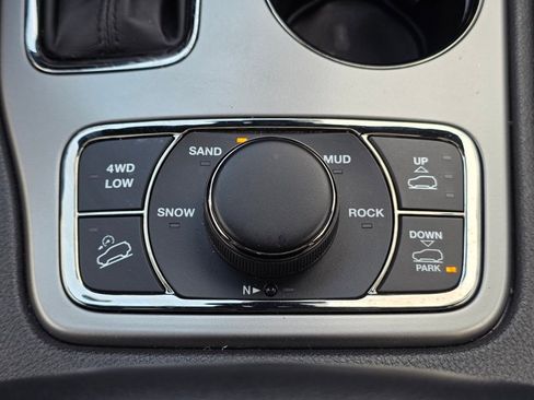 Used 2020 Jeep Grand Cherokee High Altitude image 16