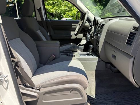 Used 2007 Dodge Nitro SXT AWD/4WD image 19
