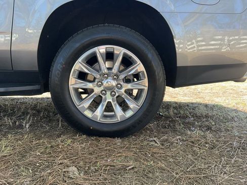 Used 2023 Chevrolet Suburban Premier w/ Advanced Technology Package image 28