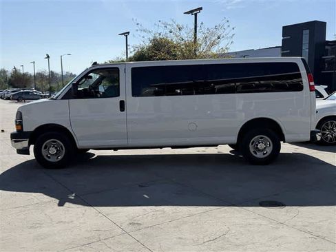 Used 2022 Chevrolet Express 3500 LT w/ LT Preferred Equipment Group RWD image 3