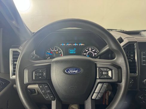 Used 2016 Ford F150 XLT RWD image 14