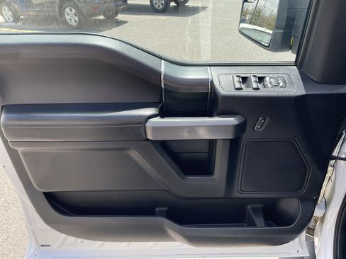 Used 2019 Ford F150 XLT w/ Equipment Group 302A Luxury AWD/4WD image 12