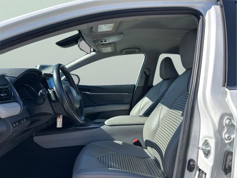Used 2023 Toyota Camry SE image 25