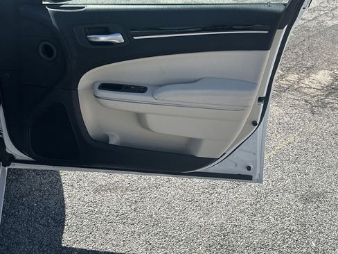 Used 2023 Chrysler 300 Touring w/ Sport Appearance Package image 13