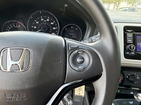 Certified 2022 Honda HR-V LX image 29