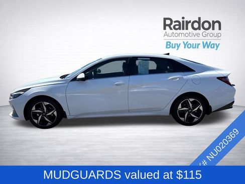 Used 2022 Hyundai Elantra Limited w/ Cargo Package FWD image 4
