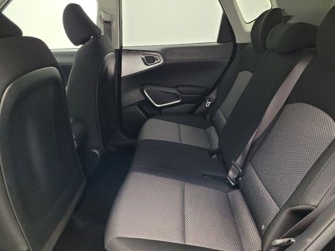 Used 2025 Kia Soul LX w/ LX Technology Package image 18