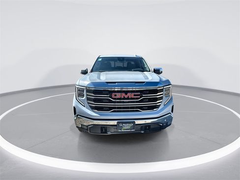 New 2026 GMC Sierra 1500 SLT image 3