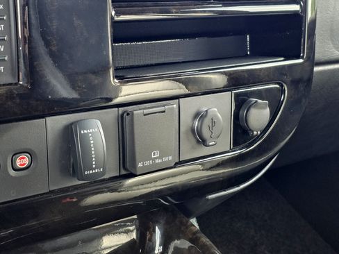 Used 2017 Chevrolet Express 2500 RWD image 50