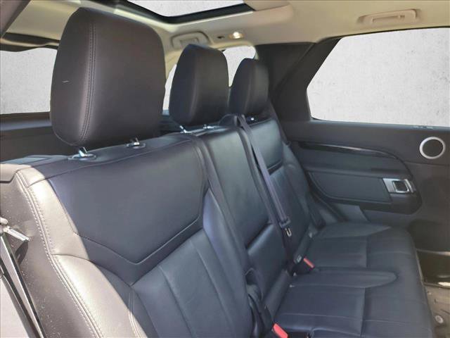 Used 2017 Land Rover Discovery SE AWD/4WD image 22