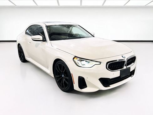 Used 2022 BMW 230i Coupe w/ Premium Package 2 RWD image 3
