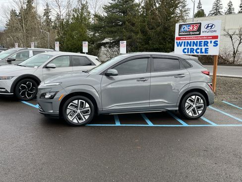 Certified 2023 Hyundai Kona SE image 2