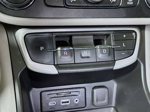 Used 2022 GMC Terrain SLT w/ Infotainment Package II FWD image 15