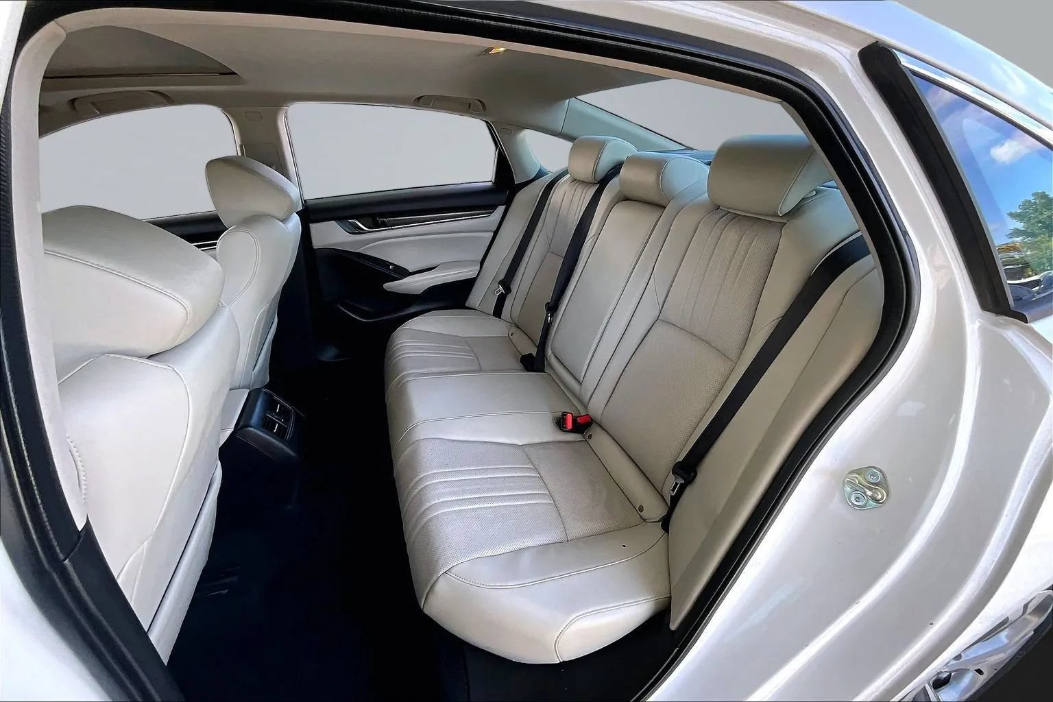Used 2018 Honda Accord EX-L image 19
